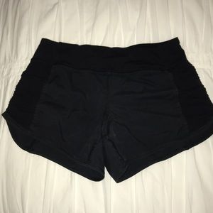 Black lulu shorts